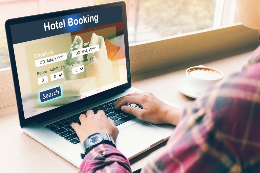 7 Last-Minute Hotel Booking Tips - Andrea Woroch Tips For Booking Last Minute Hotel Deals