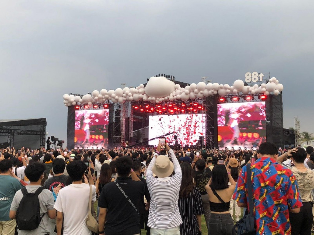 Tempat Nonton Konser Online Yang Populer